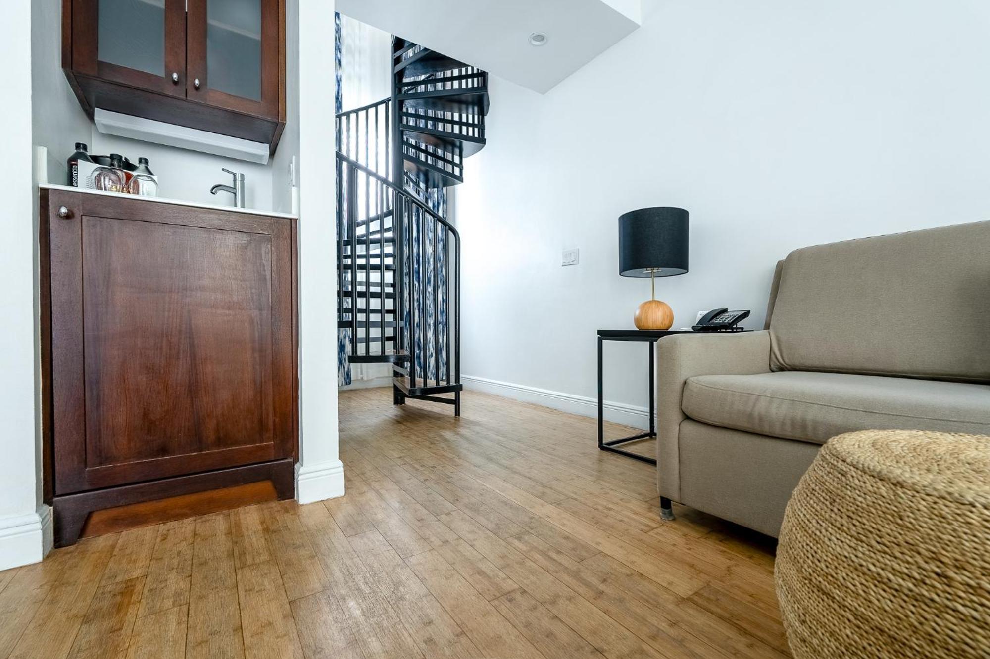 Duplex Suite – King Bed,1758553958:JPEG